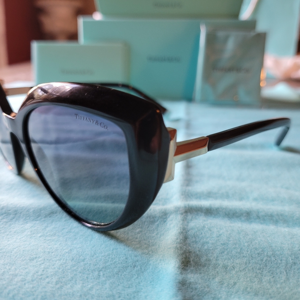 SOLD Tiffany & Co Sunglasses TF4170.  MA1215 - Picture 6 of 17